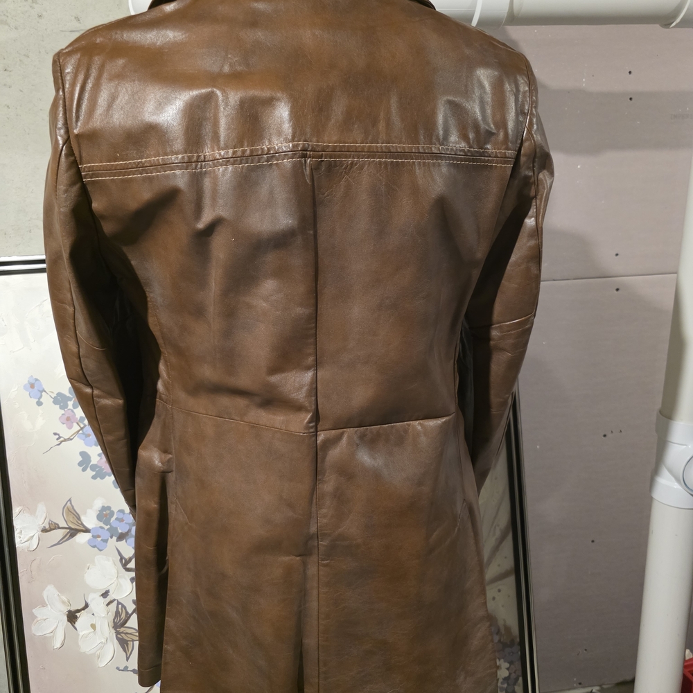 Men's Tan Leather Double-Breasted Trench Coat - Picture 4 of 10